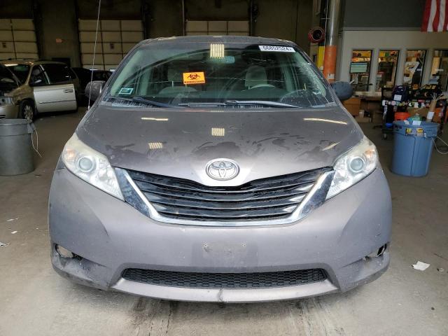 Photo 4 VIN: 5TDKK3DCXDS353230 - TOYOTA SIENNA LE 