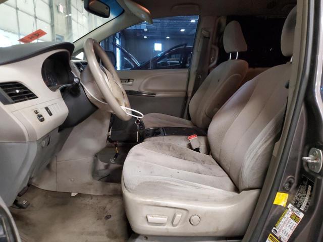 Photo 6 VIN: 5TDKK3DCXDS353230 - TOYOTA SIENNA LE 