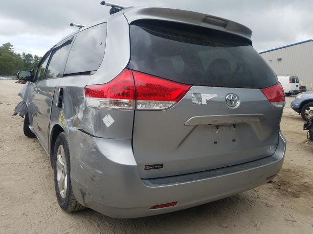 Photo 2 VIN: 5TDKK3DCXDS362848 - TOYOTA SIENNA LE 