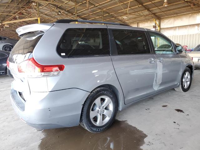 Photo 2 VIN: 5TDKK3DCXDS377639 - TOYOTA SIENNA LE 