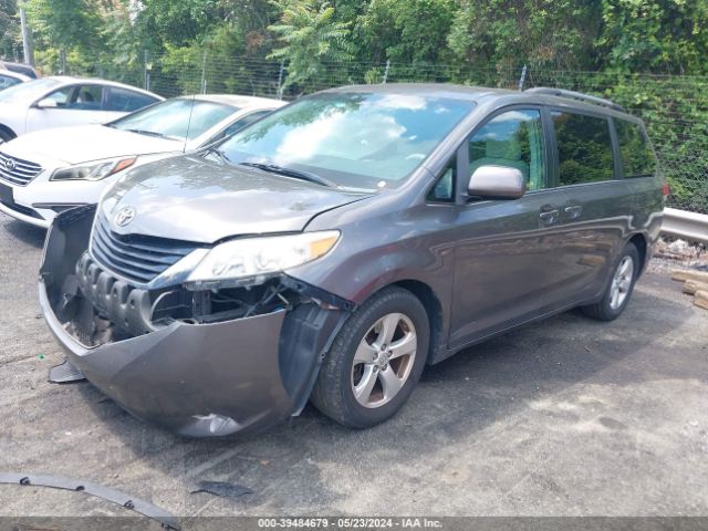 Photo 1 VIN: 5TDKK3DCXDS380329 - TOYOTA SIENNA 