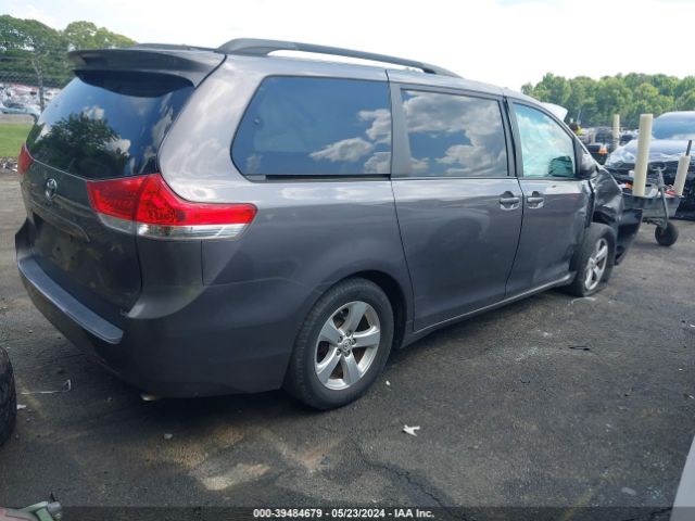 Photo 3 VIN: 5TDKK3DCXDS380329 - TOYOTA SIENNA 