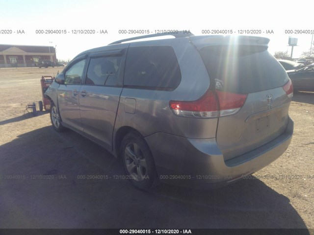 Photo 2 VIN: 5TDKK3DCXDS380430 - TOYOTA SIENNA 