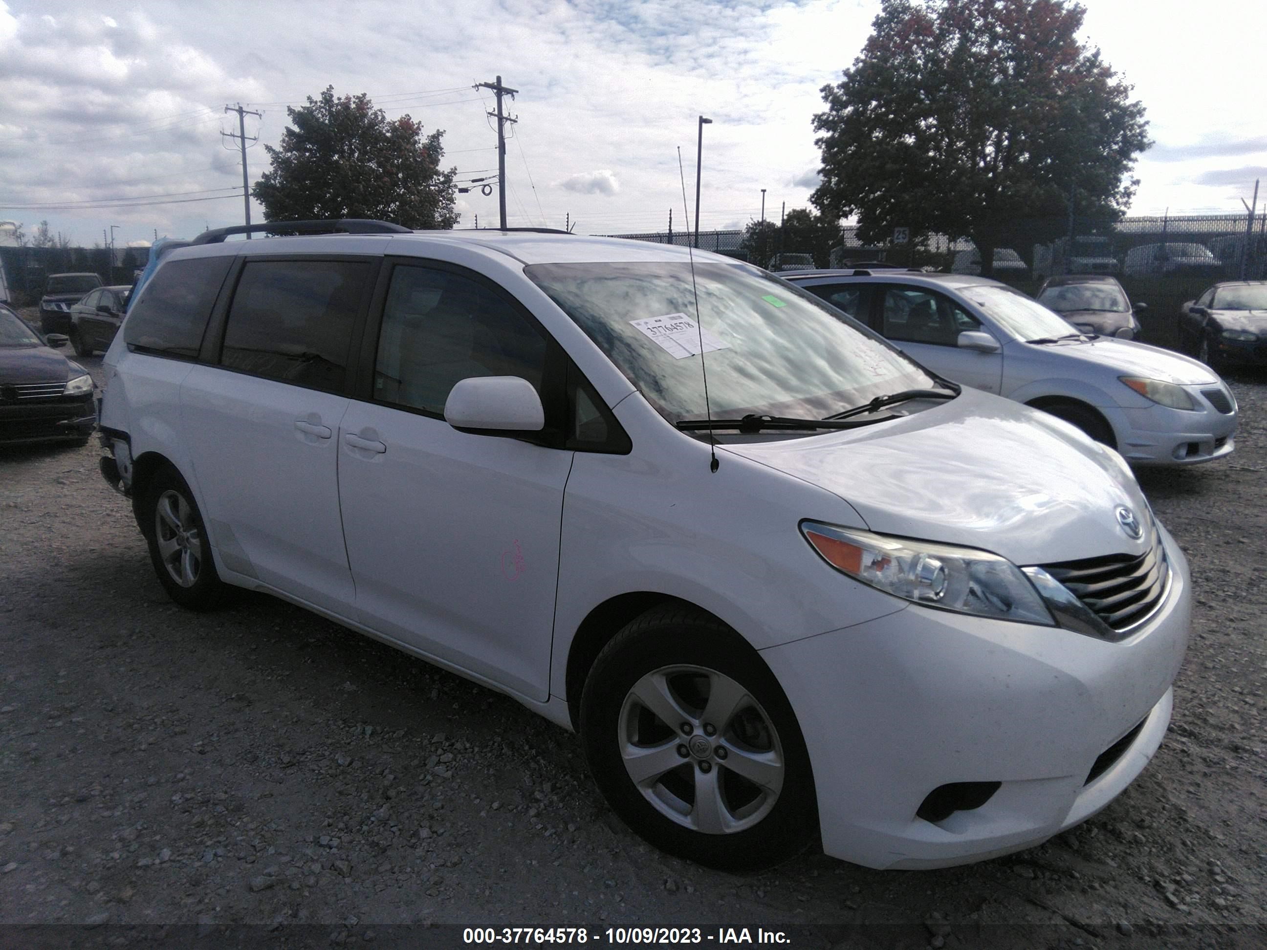 Photo 0 VIN: 5TDKK3DCXDS392609 - TOYOTA SIENNA 