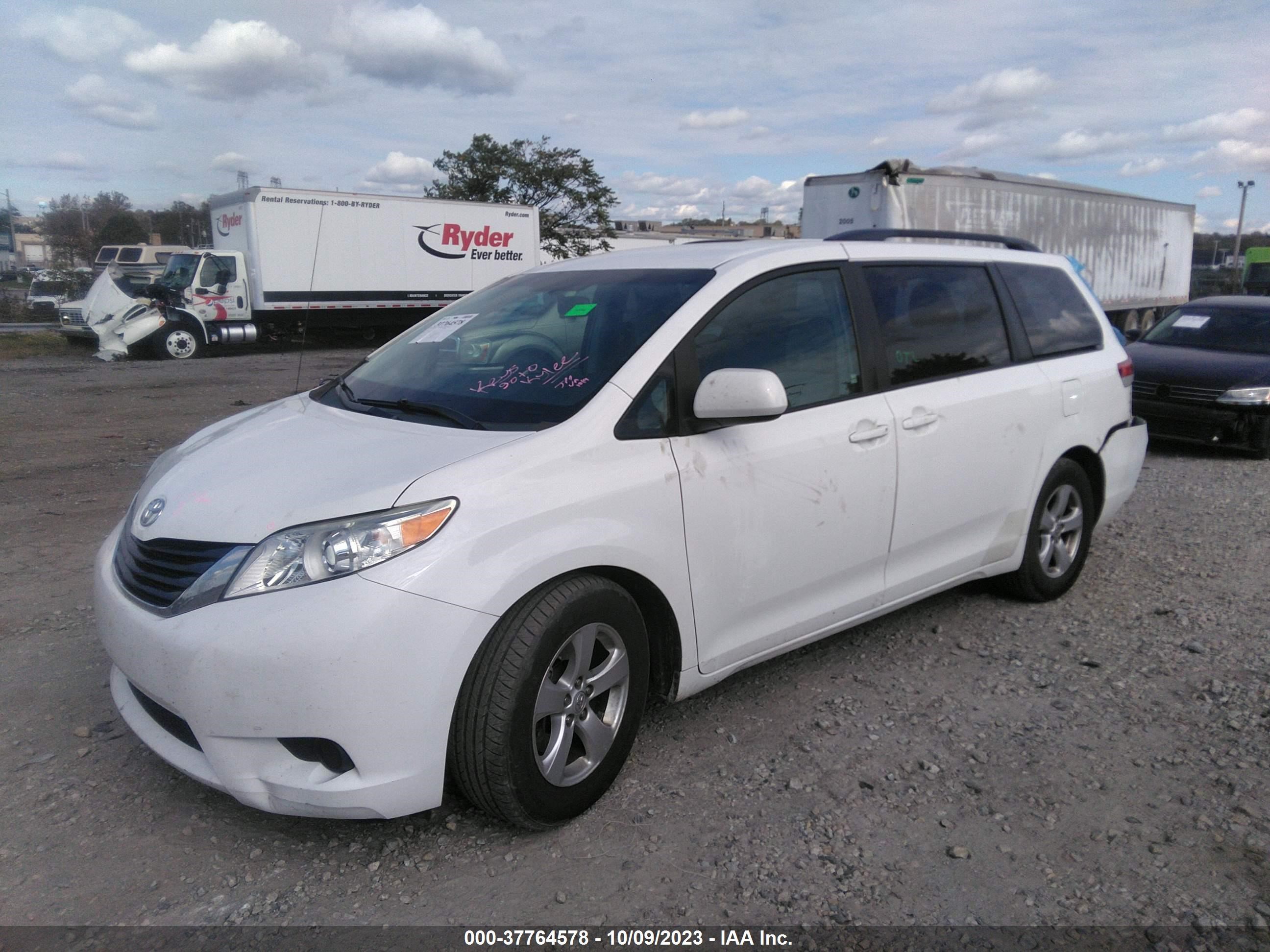 Photo 1 VIN: 5TDKK3DCXDS392609 - TOYOTA SIENNA 