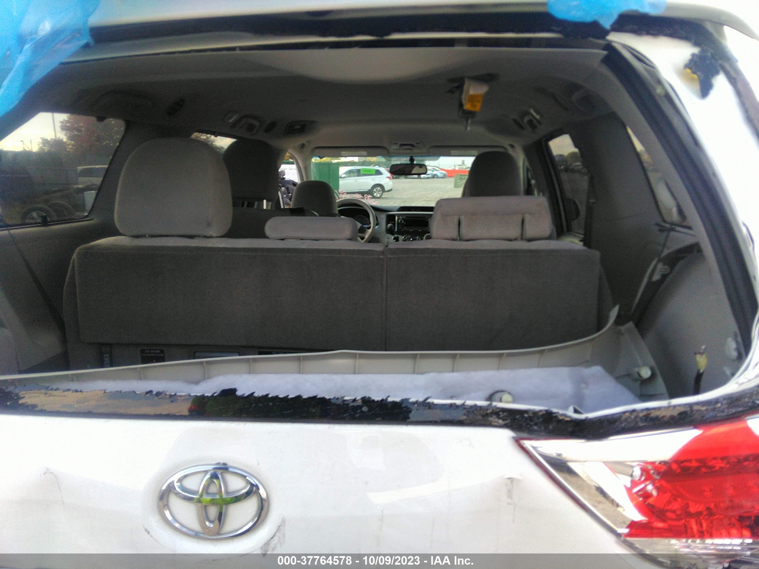 Photo 5 VIN: 5TDKK3DCXDS392609 - TOYOTA SIENNA 