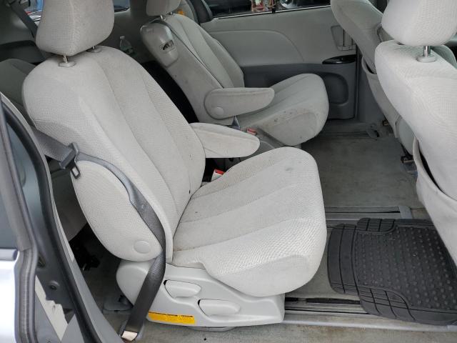 Photo 10 VIN: 5TDKK3DCXDS392674 - TOYOTA SIENNA LE 