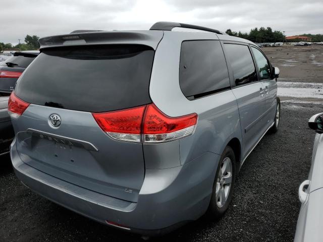 Photo 2 VIN: 5TDKK3DCXDS392674 - TOYOTA SIENNA LE 