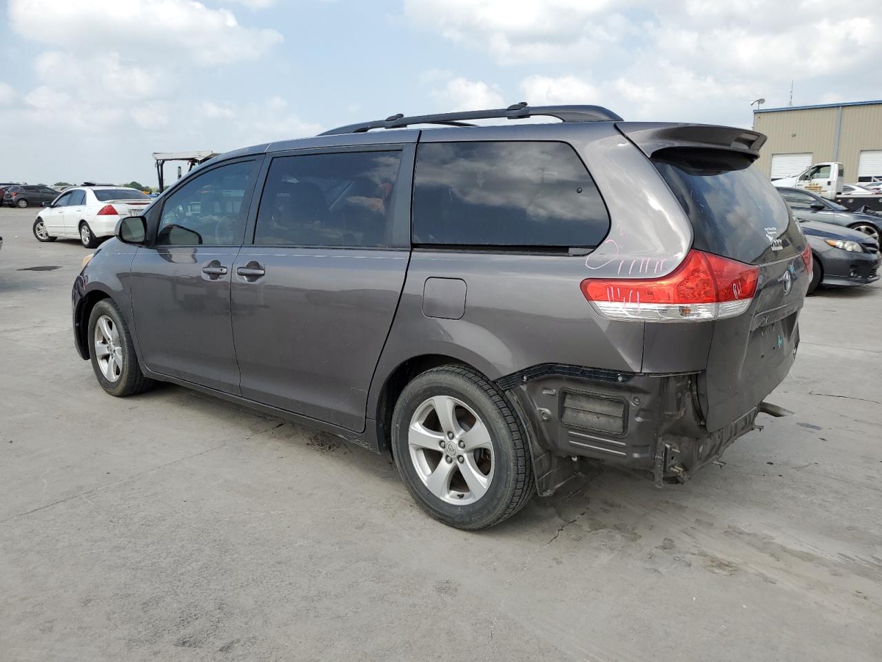 Photo 1 VIN: 5TDKK3DCXES420989 - TOYOTA SIENNA 