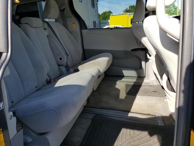 Photo 10 VIN: 5TDKK3DCXES434472 - TOYOTA SIENNA LE 