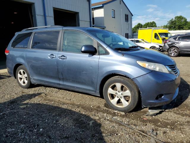 Photo 3 VIN: 5TDKK3DCXES434472 - TOYOTA SIENNA LE 