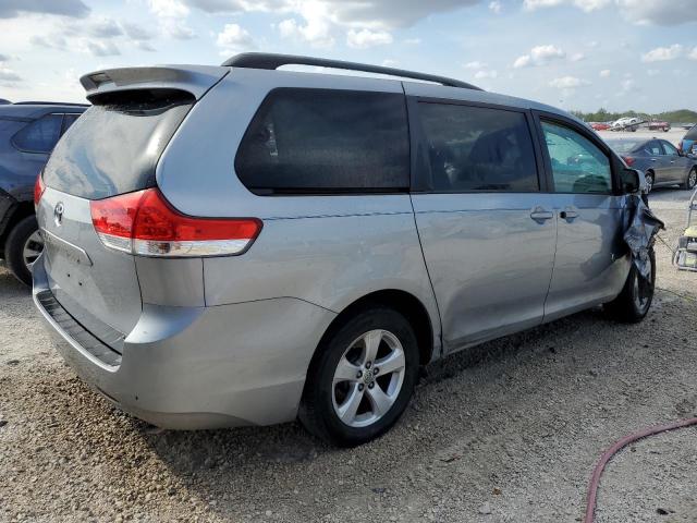 Photo 2 VIN: 5TDKK3DCXES438909 - TOYOTA SIENNA LE 