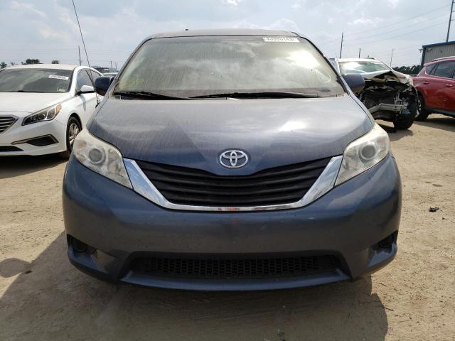 Photo 4 VIN: 5TDKK3DCXES441437 - TOYOTA SIENNA LE 