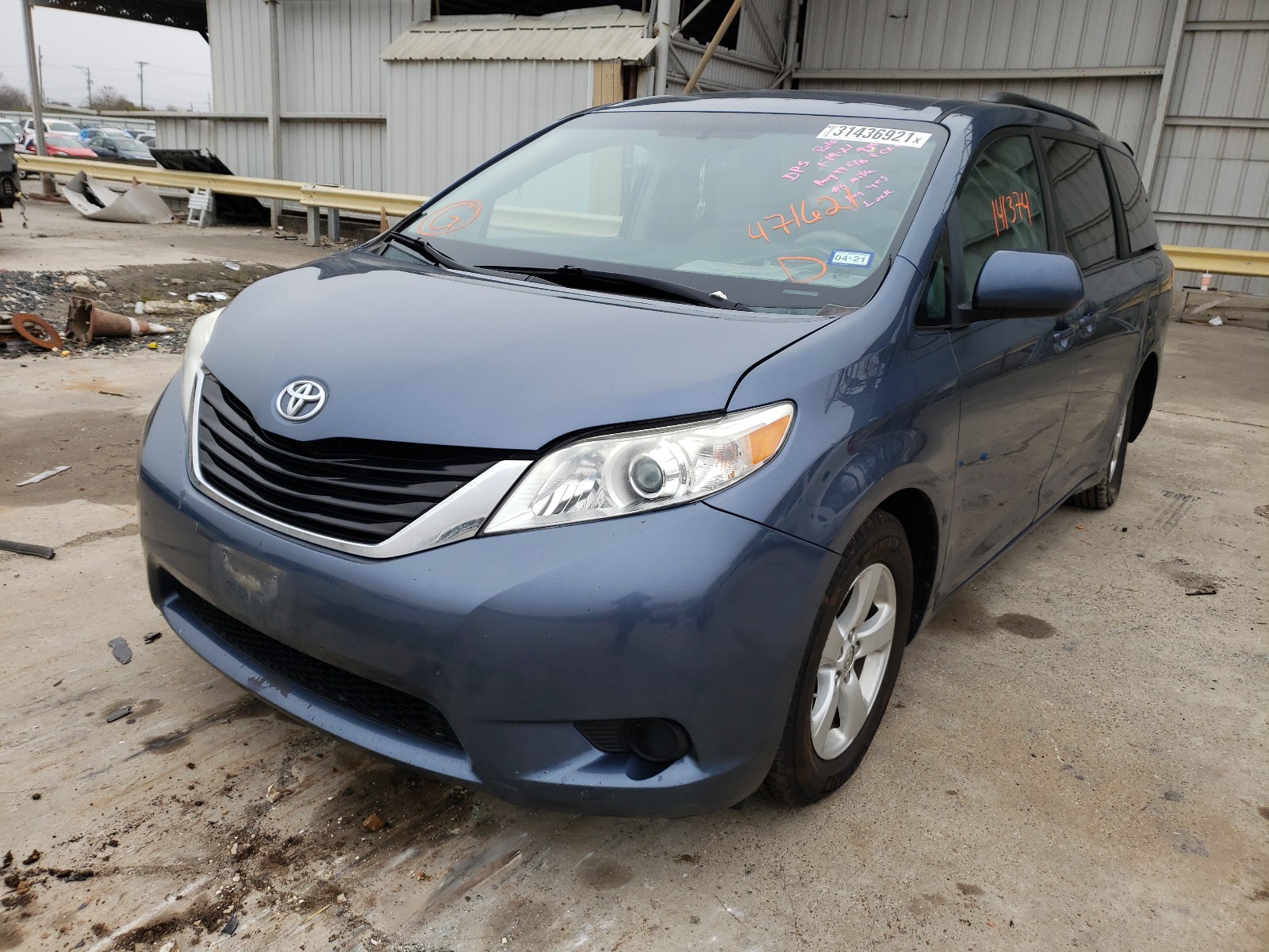 Photo 1 VIN: 5TDKK3DCXES471621 - TOYOTA SIENNA LE 