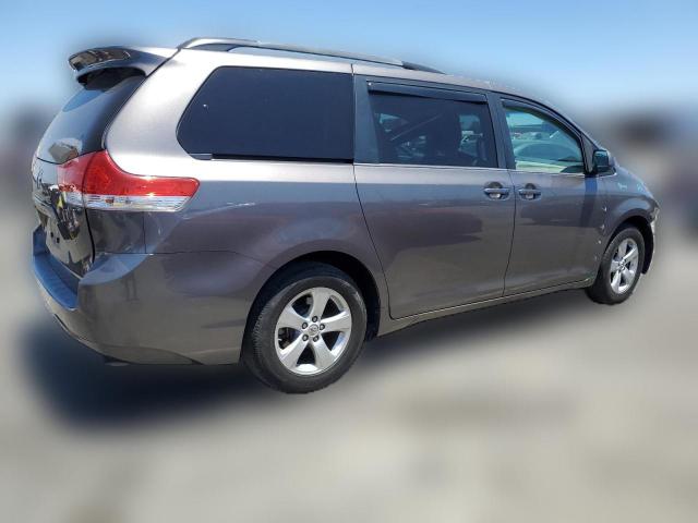 Photo 2 VIN: 5TDKK3DCXES506674 - TOYOTA SIENNA LE 