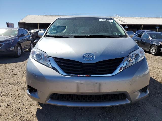 Photo 4 VIN: 5TDKK3DCXES518100 - TOYOTA SIENNA LE 