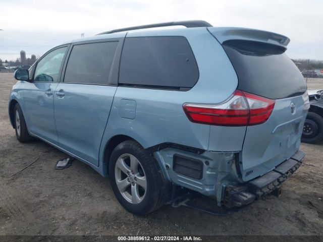 Photo 2 VIN: 5TDKK3DCXFS554967 - TOYOTA SIENNA 