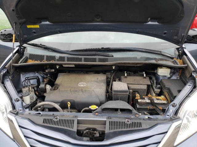 Photo 6 VIN: 5TDKK3DCXFS561482 - TOYOTA SIENNA LE 