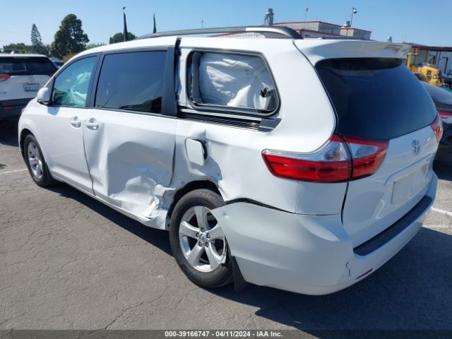 Photo 2 VIN: 5TDKK3DCXFS565936 - TOYOTA SIENNA 