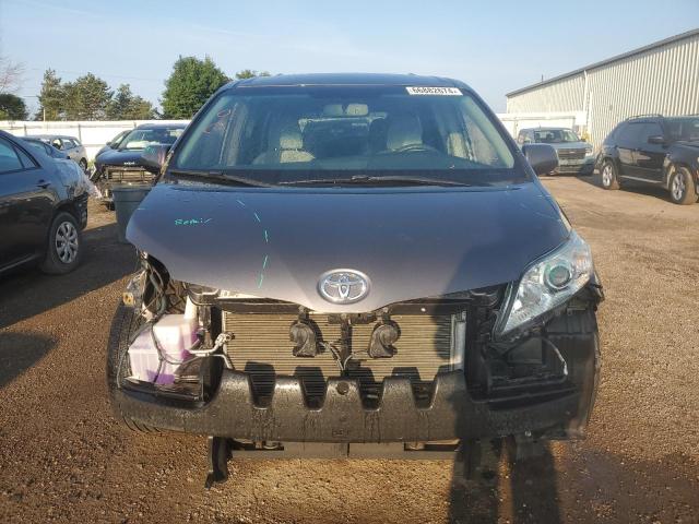 Photo 4 VIN: 5TDKK3DCXFS611717 - TOYOTA SIENNA LE 