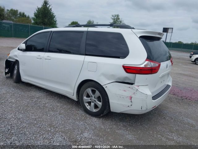 Photo 2 VIN: 5TDKK3DCXFS625889 - TOYOTA SIENNA 