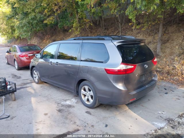 Photo 2 VIN: 5TDKK3DCXFS631594 - TOYOTA SIENNA 