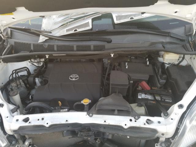 Photo 6 VIN: 5TDKK3DCXGS727307 - TOYOTA SIENNA LE 