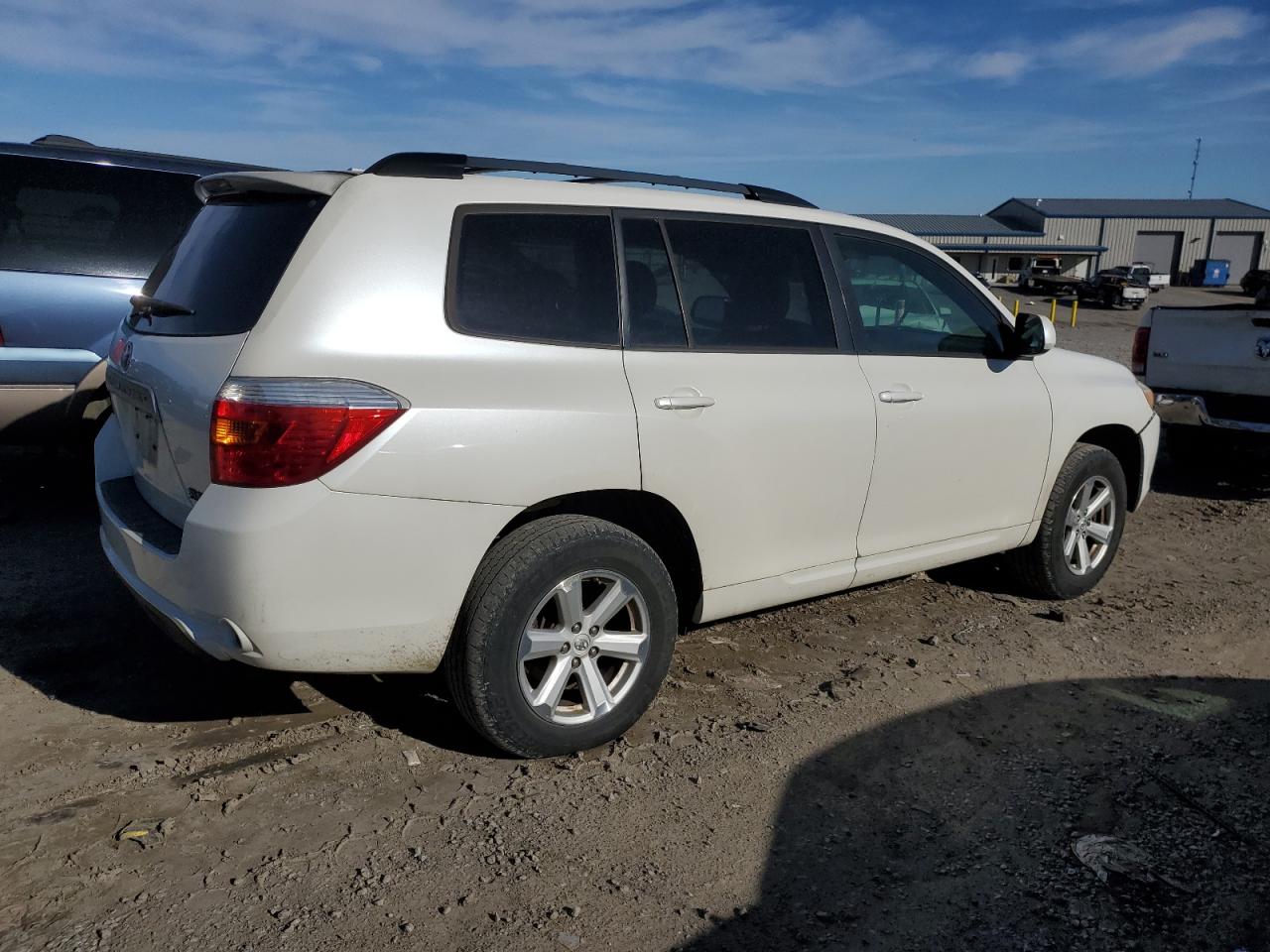 Photo 2 VIN: 5TDKK3EH4AS023900 - TOYOTA HIGHLANDER 