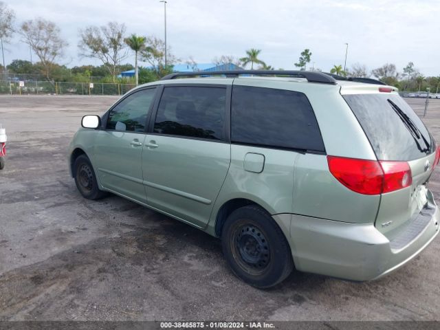 Photo 2 VIN: 5TDKK4CC0AS296717 - TOYOTA SIENNA 