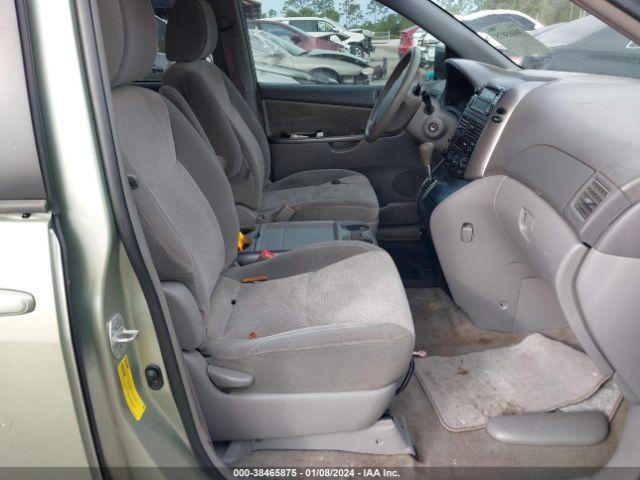 Photo 4 VIN: 5TDKK4CC0AS296717 - TOYOTA SIENNA 