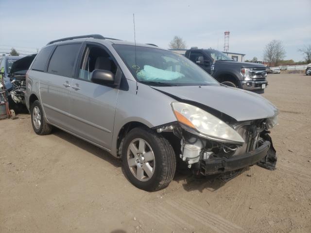 Photo 0 VIN: 5TDKK4CC0AS301866 - TOYOTA SIENNA CE 