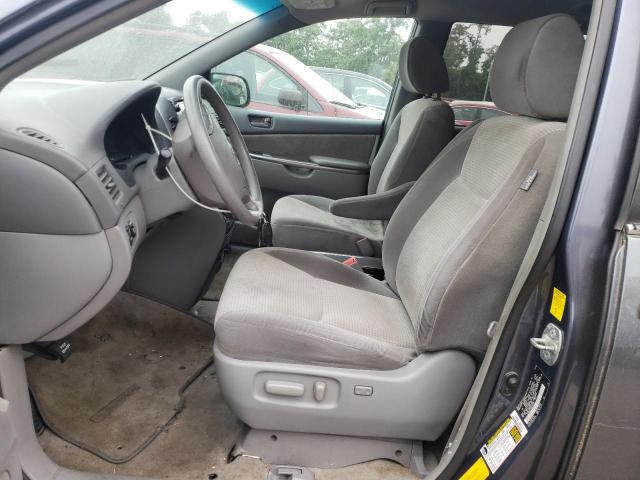 Photo 6 VIN: 5TDKK4CC0AS304864 - TOYOTA SIENNA CE 