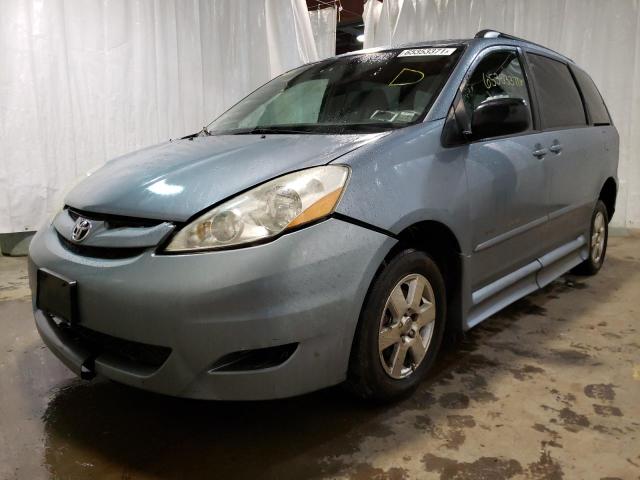 Photo 1 VIN: 5TDKK4CC0AS310230 - TOYOTA SIENNA CE 