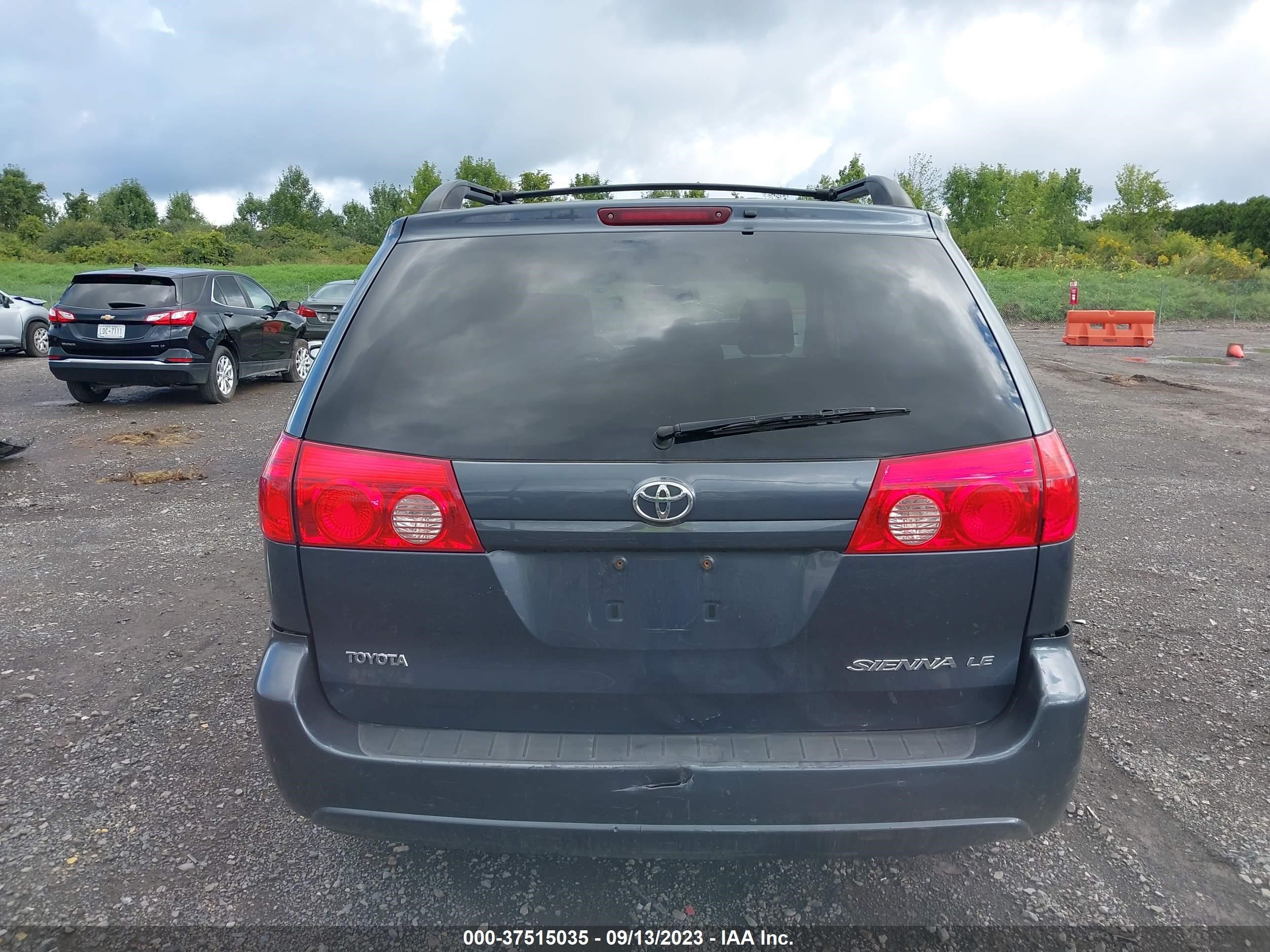 Photo 15 VIN: 5TDKK4CC0AS314553 - TOYOTA SIENNA 