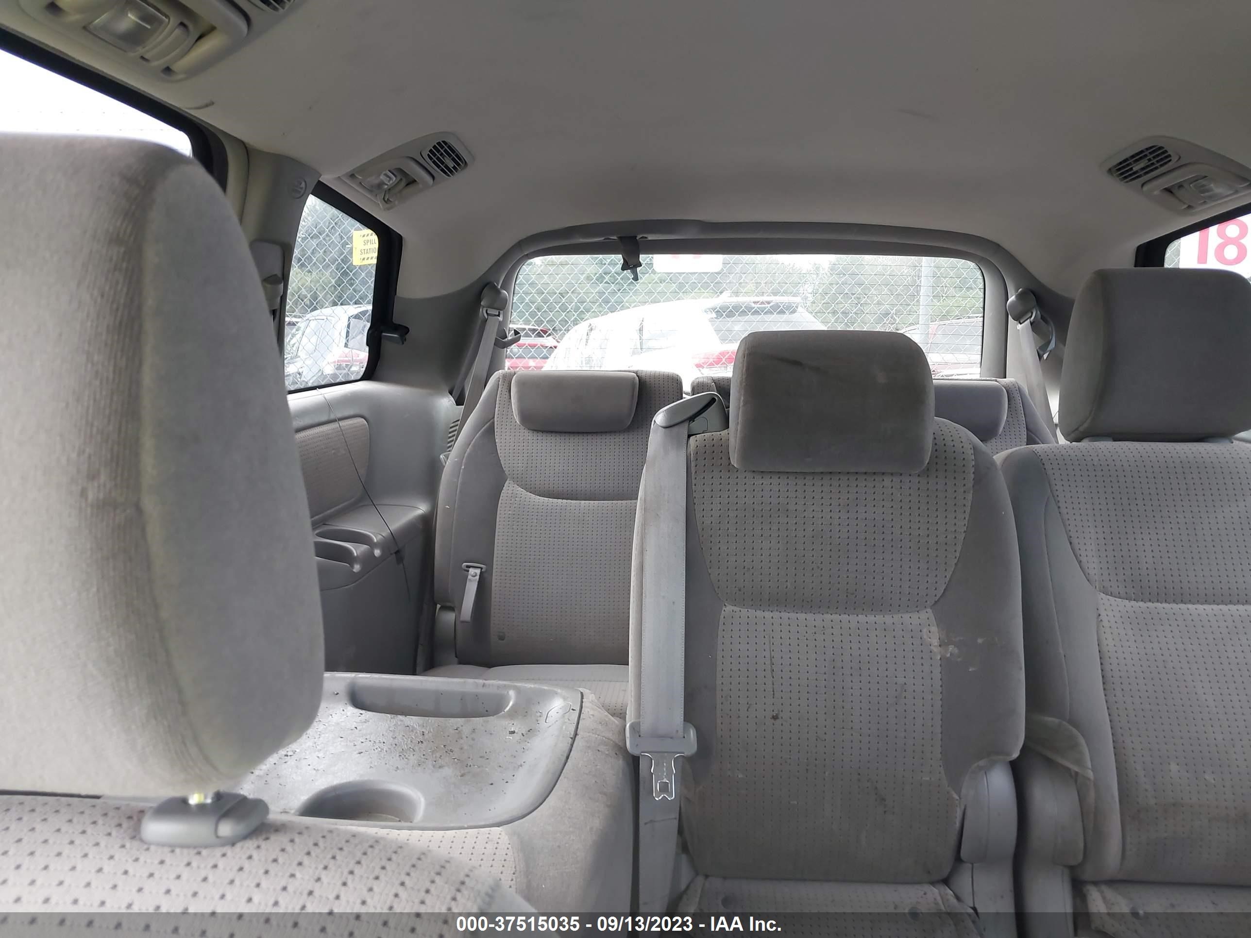 Photo 7 VIN: 5TDKK4CC0AS314553 - TOYOTA SIENNA 