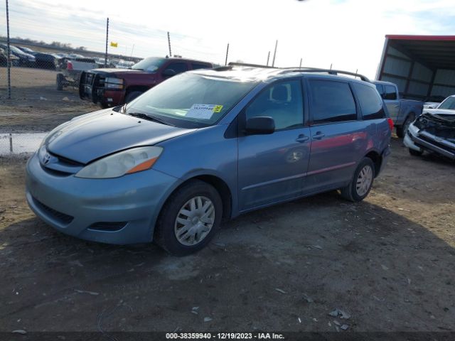 Photo 1 VIN: 5TDKK4CC0AS317341 - TOYOTA SIENNA 