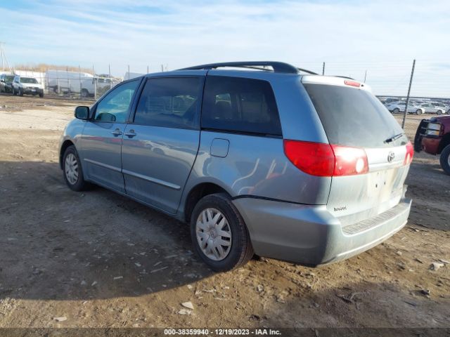 Photo 2 VIN: 5TDKK4CC0AS317341 - TOYOTA SIENNA 