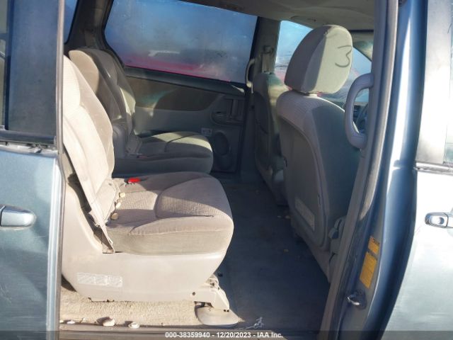 Photo 7 VIN: 5TDKK4CC0AS317341 - TOYOTA SIENNA 