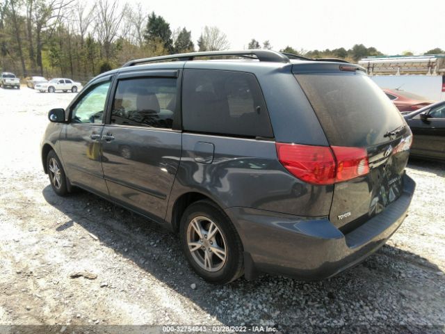 Photo 2 VIN: 5TDKK4CC0AS327593 - TOYOTA SIENNA 