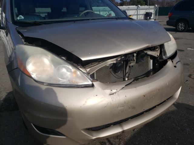 Photo 8 VIN: 5TDKK4CC0AS328324 - TOYOTA SIENNA CE 