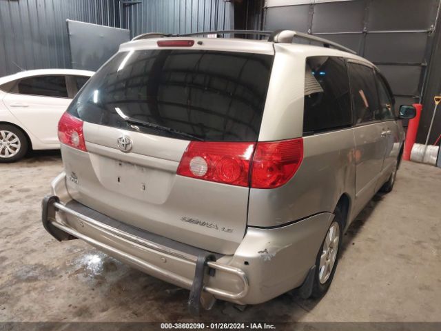 Photo 3 VIN: 5TDKK4CC0AS328758 - TOYOTA SIENNA 