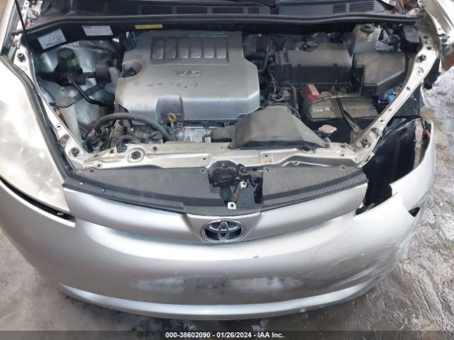 Photo 9 VIN: 5TDKK4CC0AS328758 - TOYOTA SIENNA 