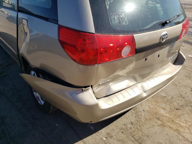 Photo 8 VIN: 5TDKK4CC0AS328954 - TOYOTA SIENNA CE 