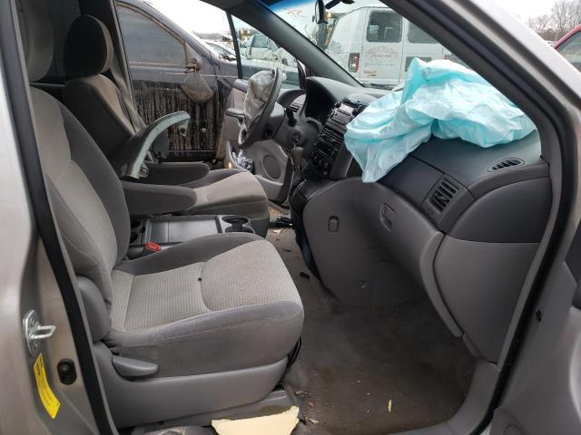 Photo 4 VIN: 5TDKK4CC0AS340151 - TOYOTA SIENNA CE 