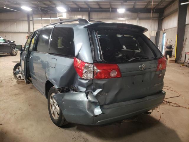 Photo 2 VIN: 5TDKK4CC1AS289985 - TOYOTA SIENNA CE 