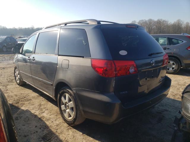 Photo 2 VIN: 5TDKK4CC1AS310964 - TOYOTA SIENNA CE 