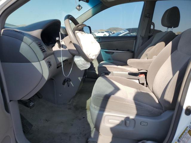 Photo 6 VIN: 5TDKK4CC1AS314318 - TOYOTA SIENNA CE 