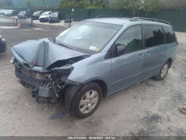 Photo 1 VIN: 5TDKK4CC1AS314741 - TOYOTA SIENNA 