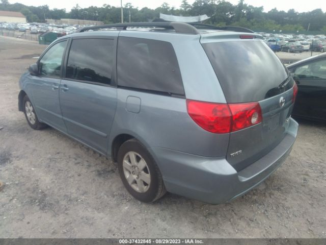 Photo 2 VIN: 5TDKK4CC1AS314741 - TOYOTA SIENNA 