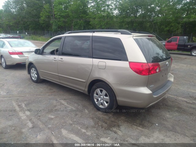 Photo 2 VIN: 5TDKK4CC1AS318739 - TOYOTA SIENNA 